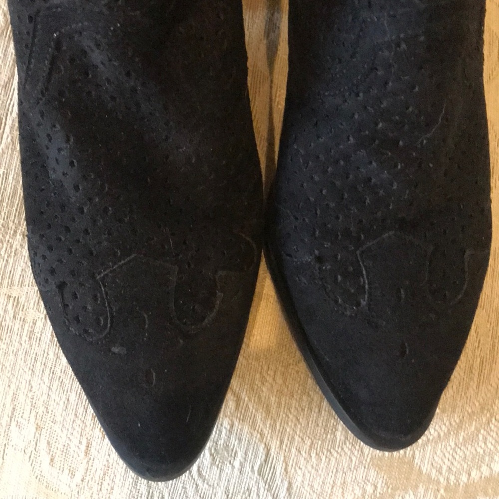 Black boots - Picture 4 of 4